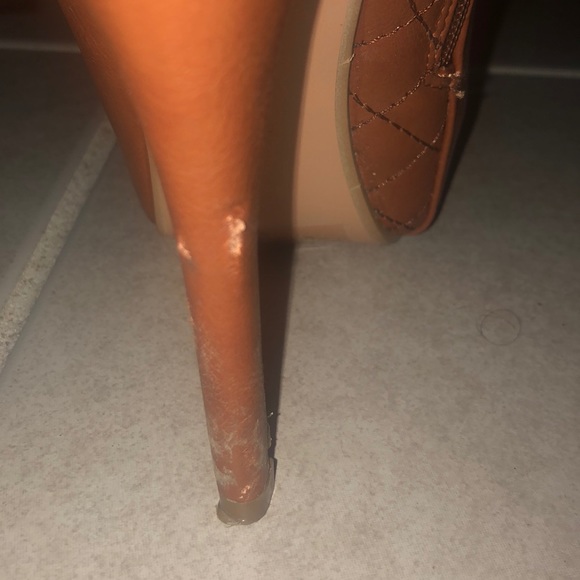 Brown heeled boots - Picture 2 of 3